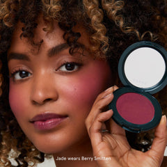 SOSHE Beauty Blurring Pillow Blush cream-to-powder texture on cheeks.