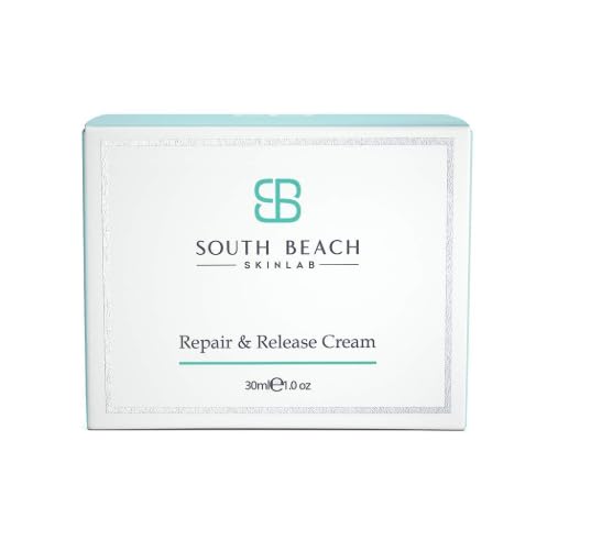 Close-up texture reveals rich cream for daily moisturization and skin support.
