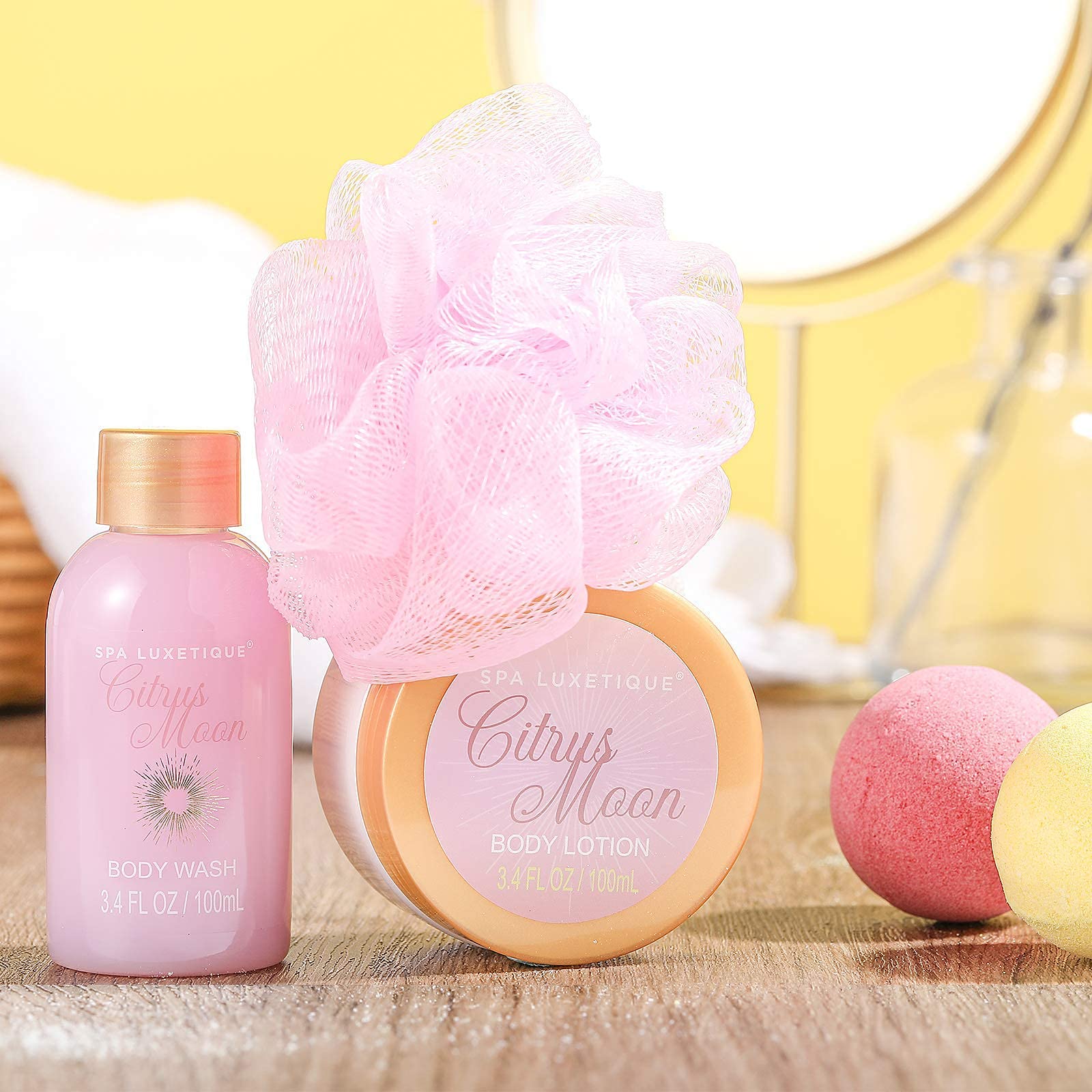 Spa Luxetique bath puff for gentle lather