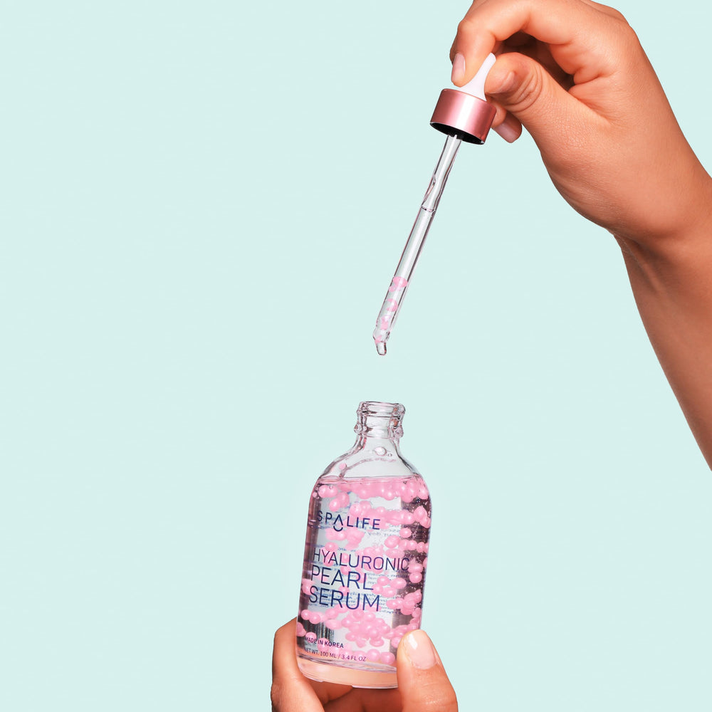 SpaLife Hyaluronic Acid serum drops demonstrate binding moisture to skin.