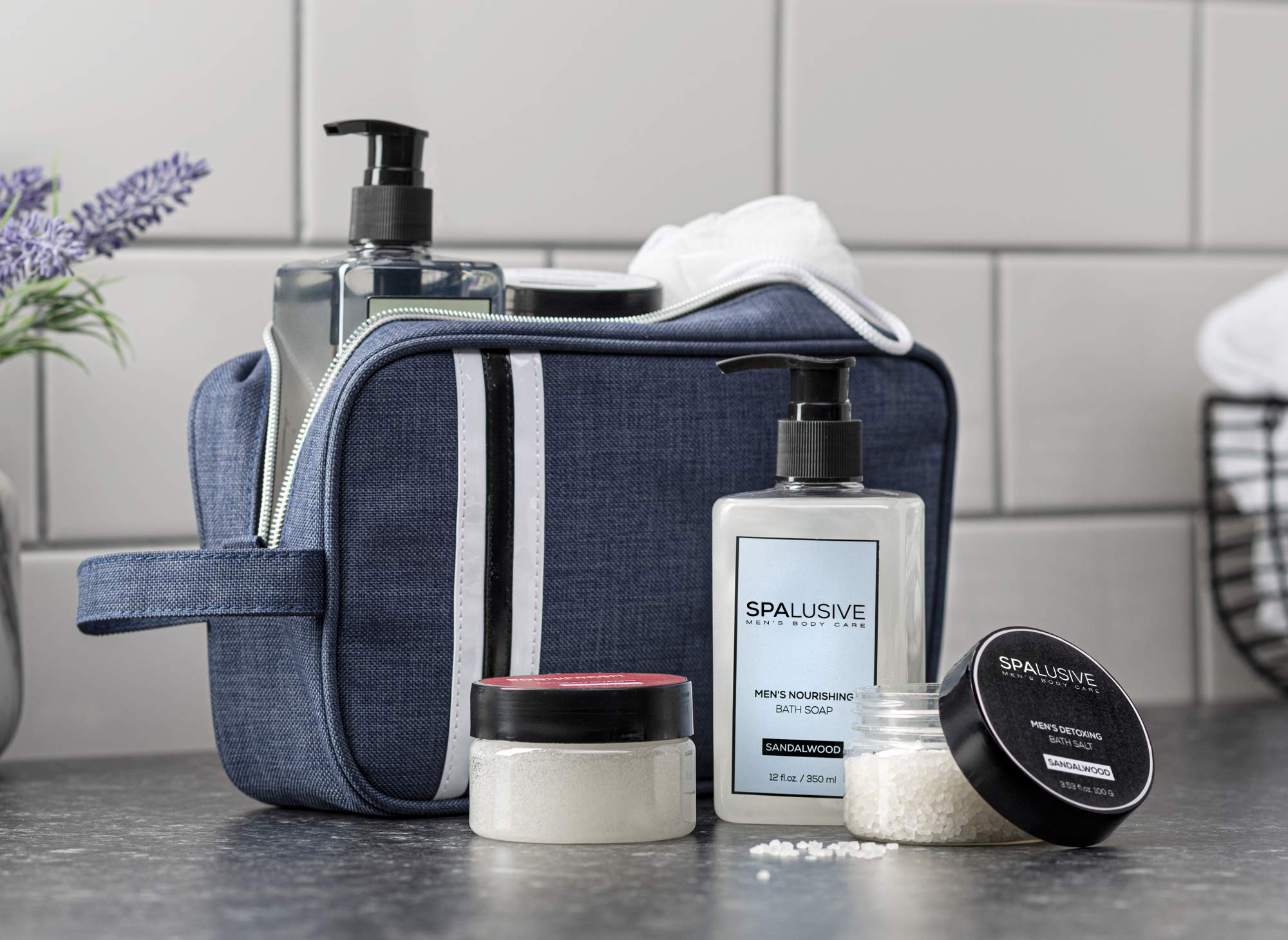 SPALUSIVE Detoxing bath salts promote relaxation and cleansing sessions.