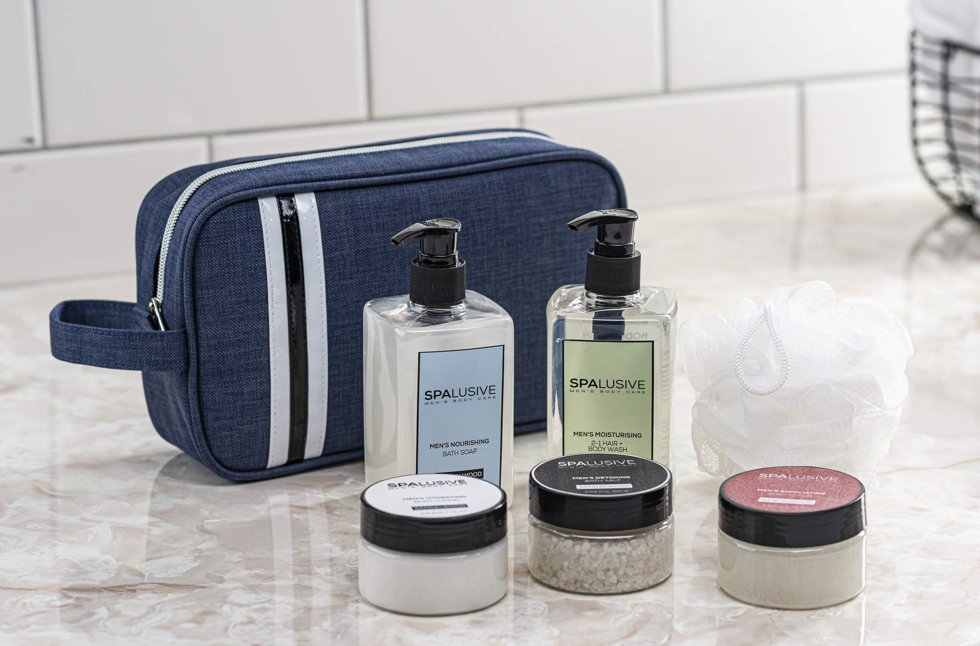 SPALUSIVE Hydrating body lotion delivers lasting moisture after shower rituals.