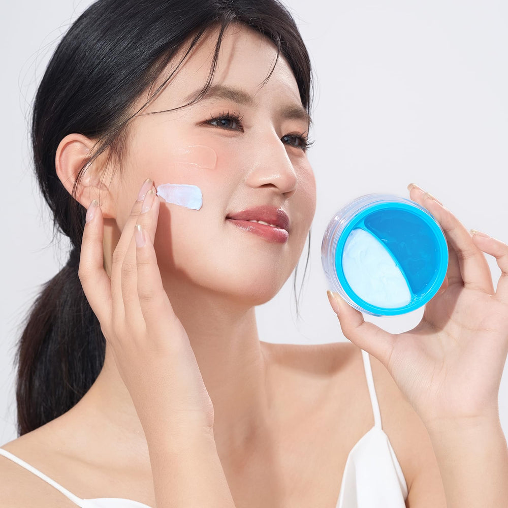SPODARE night cream texture demonstrates oil-free hydration.