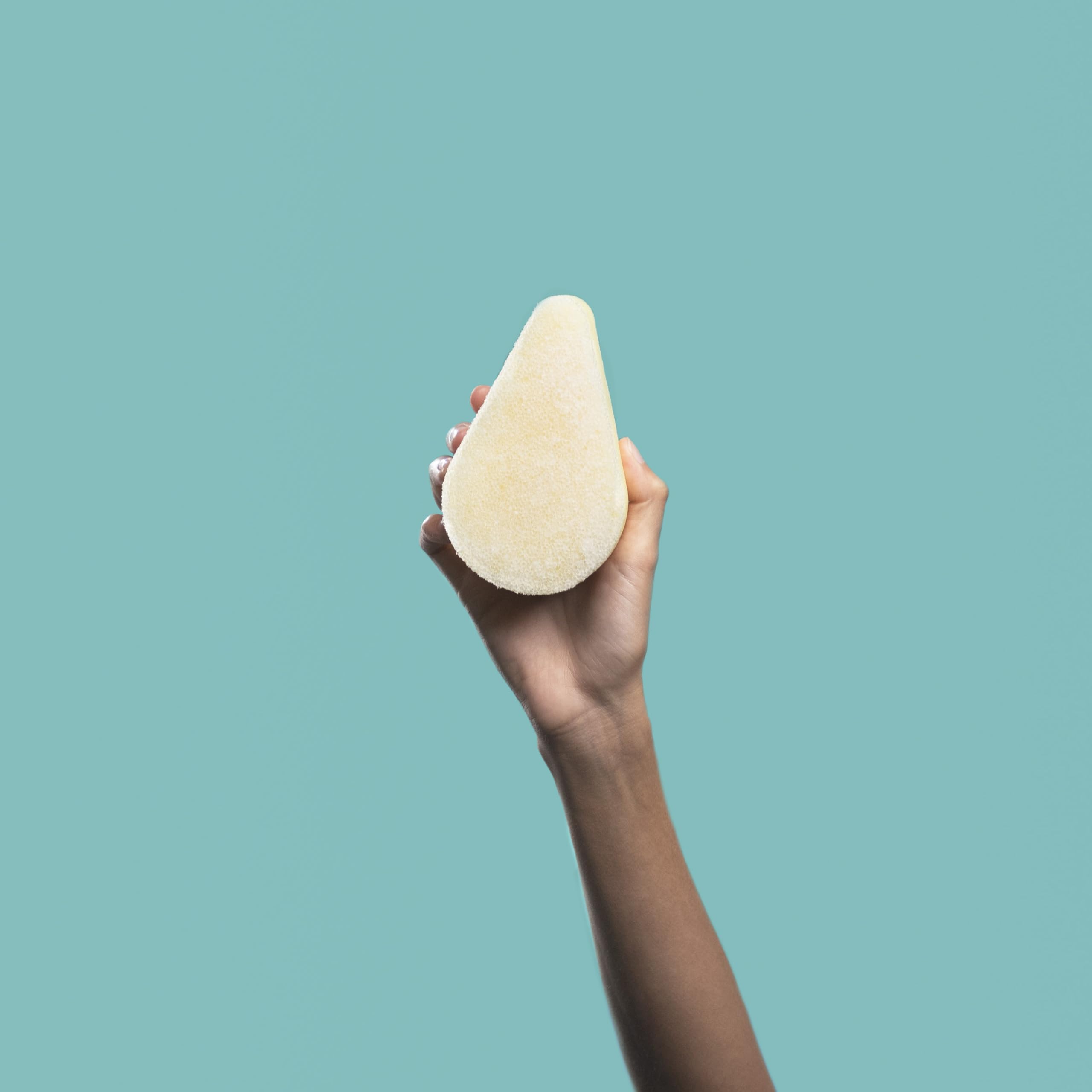Spongeables sponge delivers at-home spa experience with refreshing citrus fragrance.