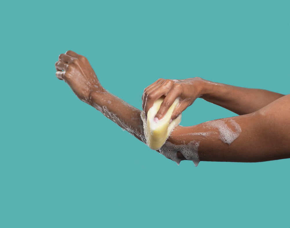 Spongeables moisturizing sponge with olive oil and Vitamin E for lasting hydration.