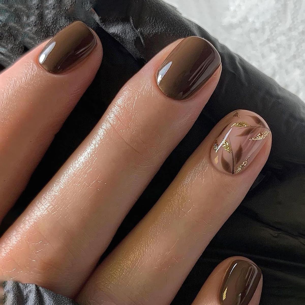 Stbisen dark brown press-on nails kit with glossy finish for quick manicure.