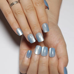 Stbisen nails showing color shifting glow under light