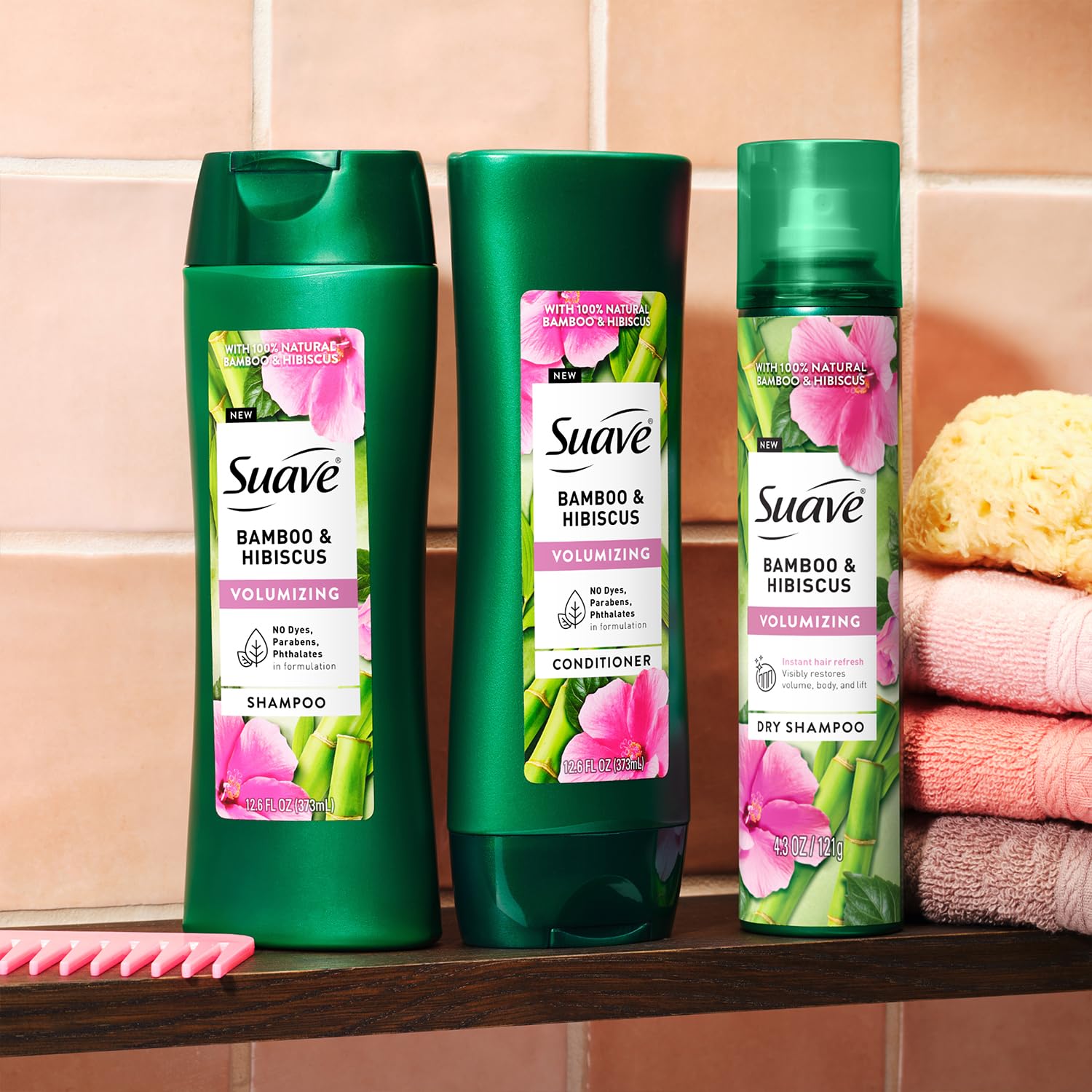 Graphic highlighting bamboo and hibiscus natural ingredients.