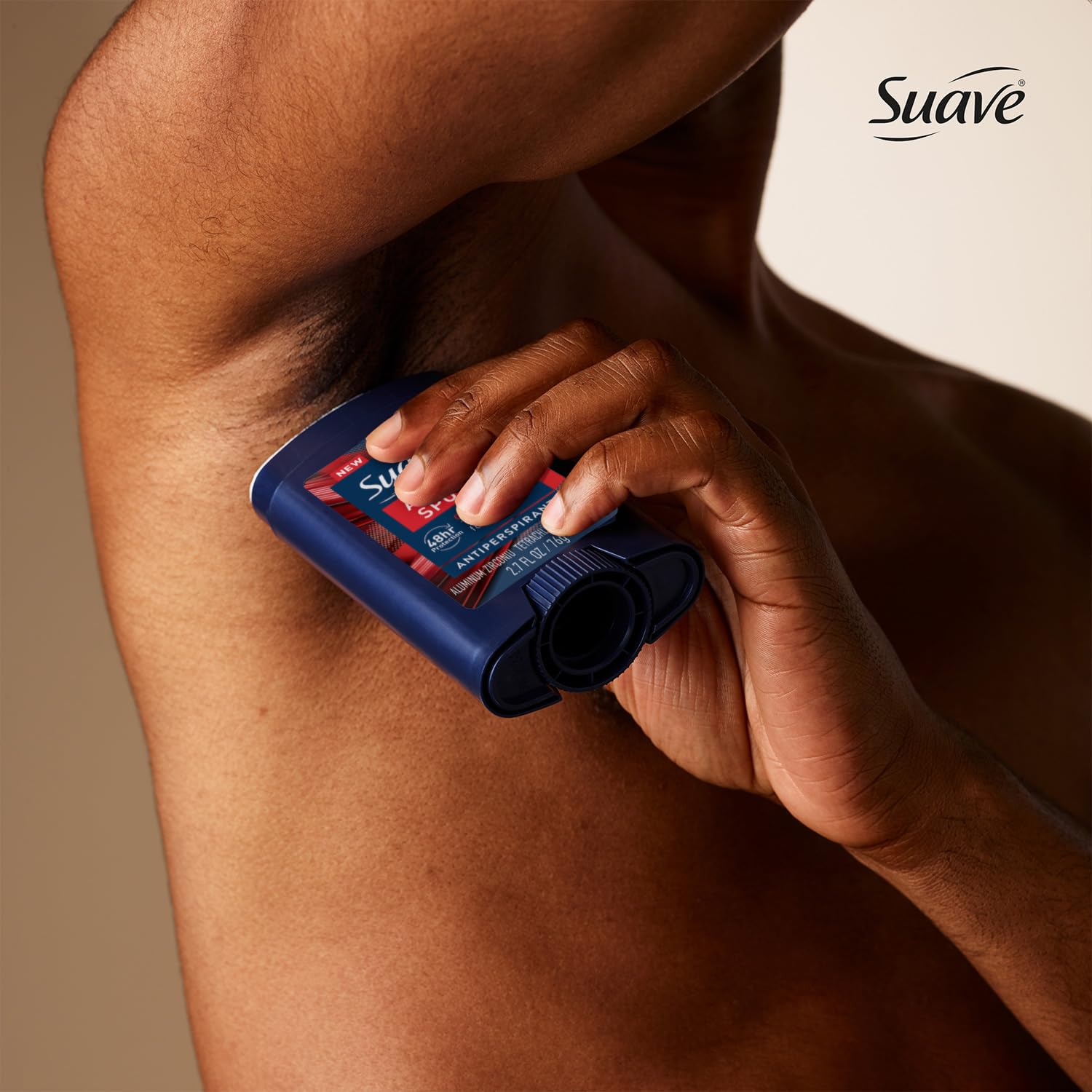 Body wash lather scene shows rich foam and skin moisturizing.