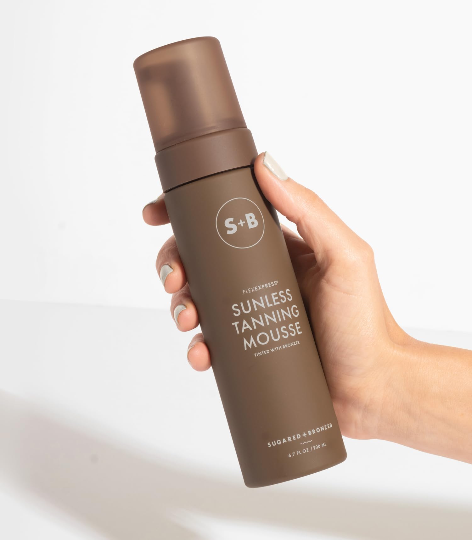 SUGARED + BRONZED formula with hydrating oils and botanicals for comfortable glide.