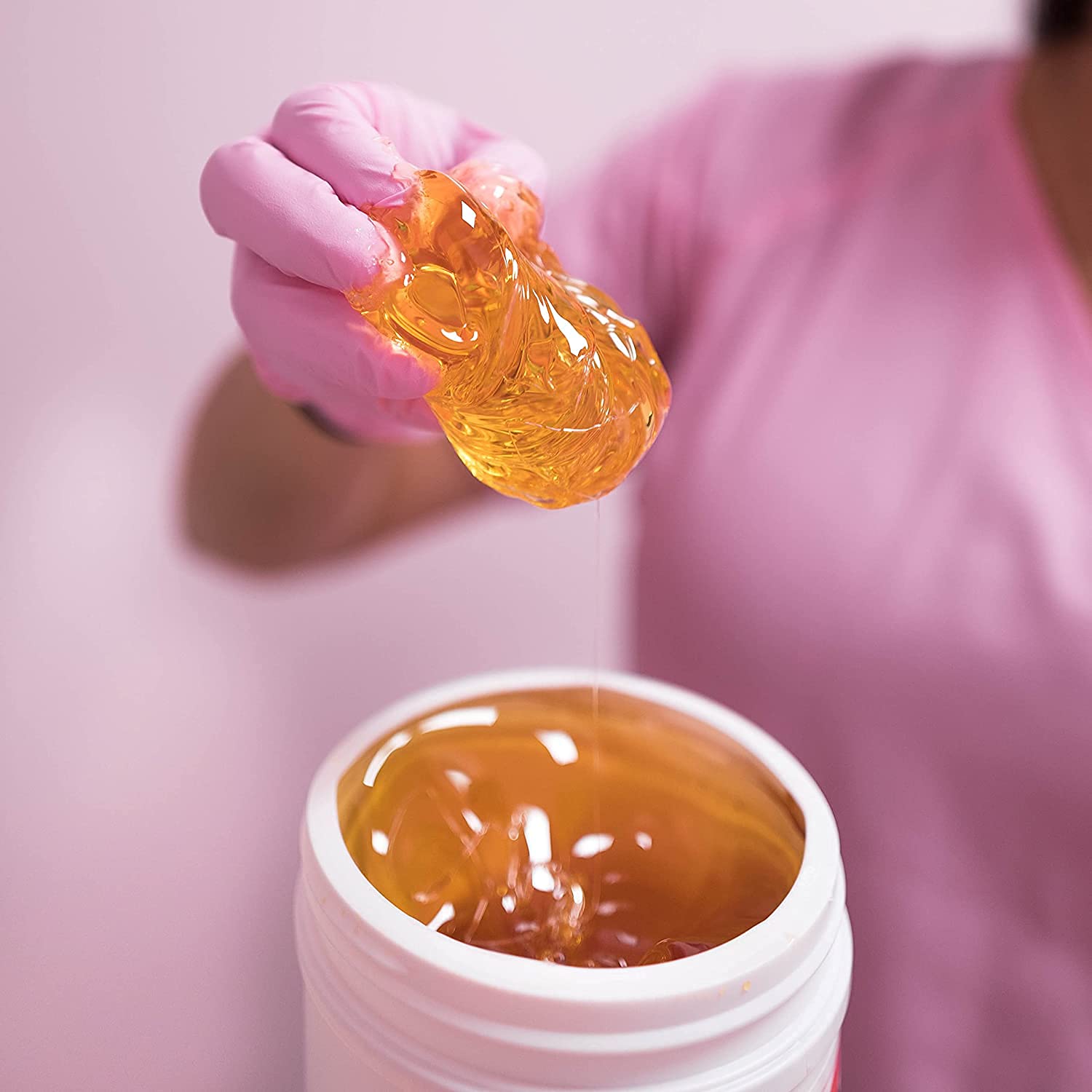 Sugaring NYC hard paste easy-application technique demonstrates simple, mess-free use