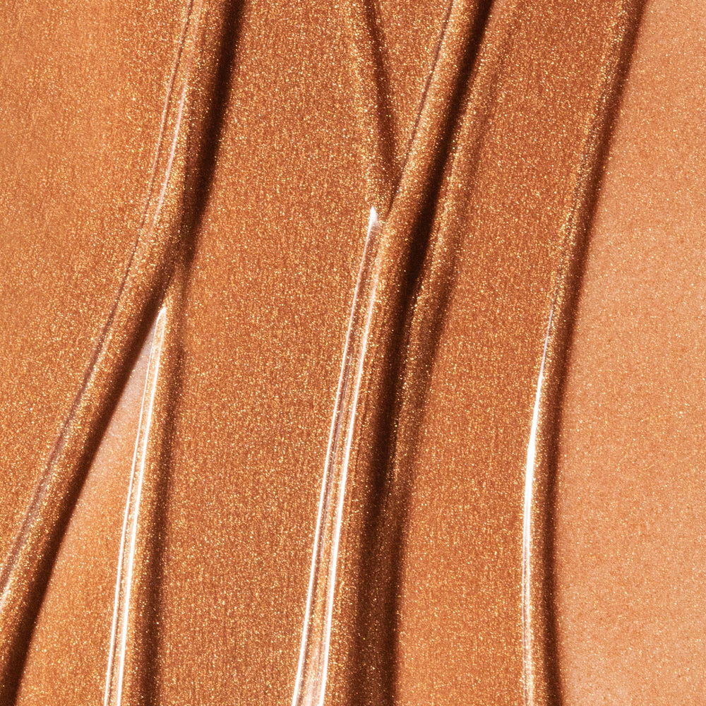 Summer Fridays Bronzing Drops provide a soft, dewy finish on skin.