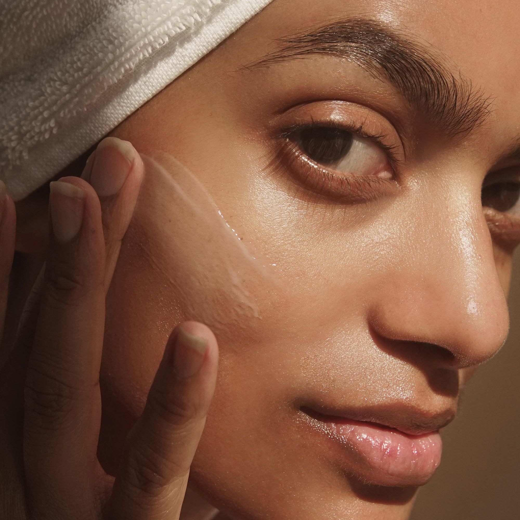 Summer Fridays Cloud Dew with hyaluronic acid ingredient focus for multi-level hydration.