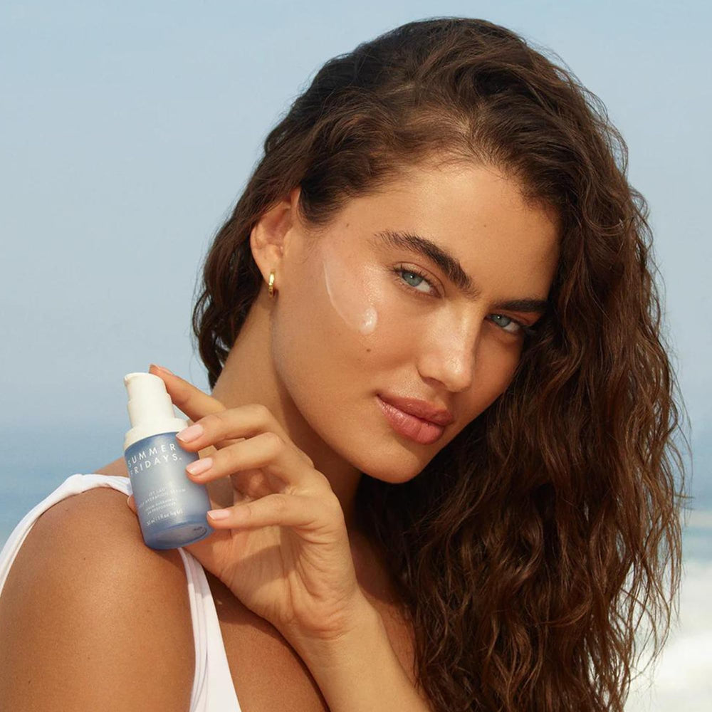 Soothing formula supporting comfortable skin after long flights.