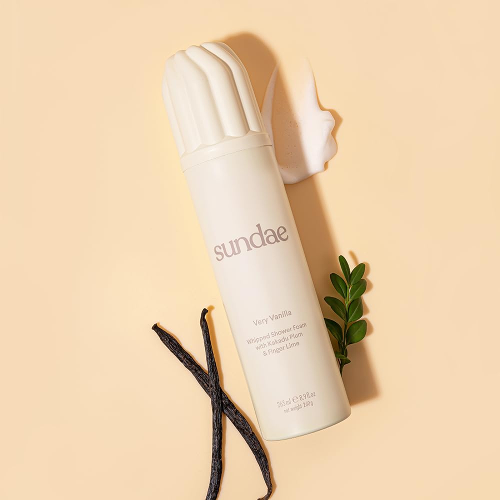 Hand holding Sundae bottle demonstrates easy dispensing for a quick cleanse.