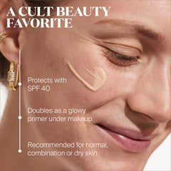 Closeup of the Glowscreen bottle pump enables easy, even primer-like application.