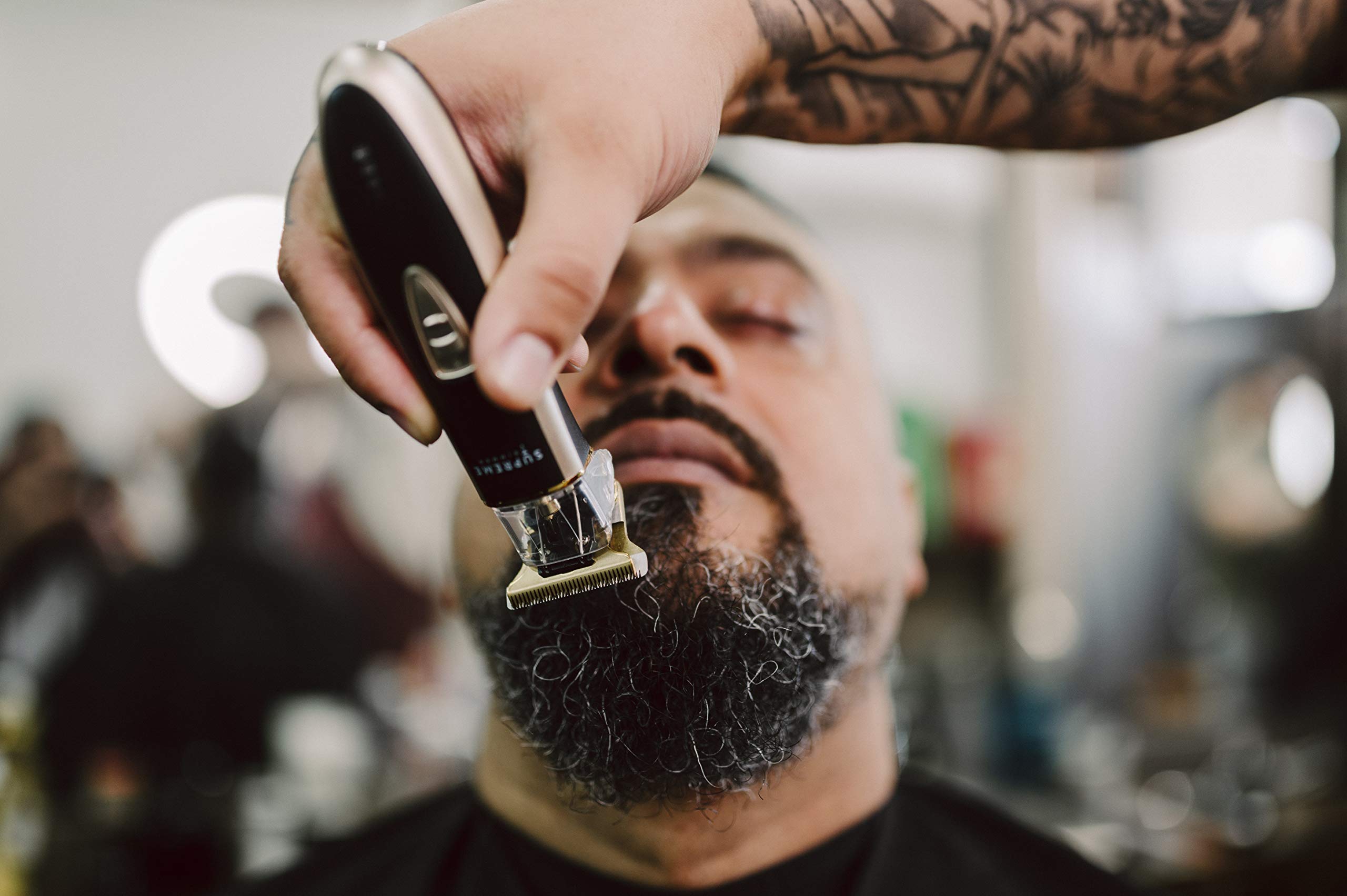 Supreme Trimmer ergonomic design fits comfortably in hand during sessions.