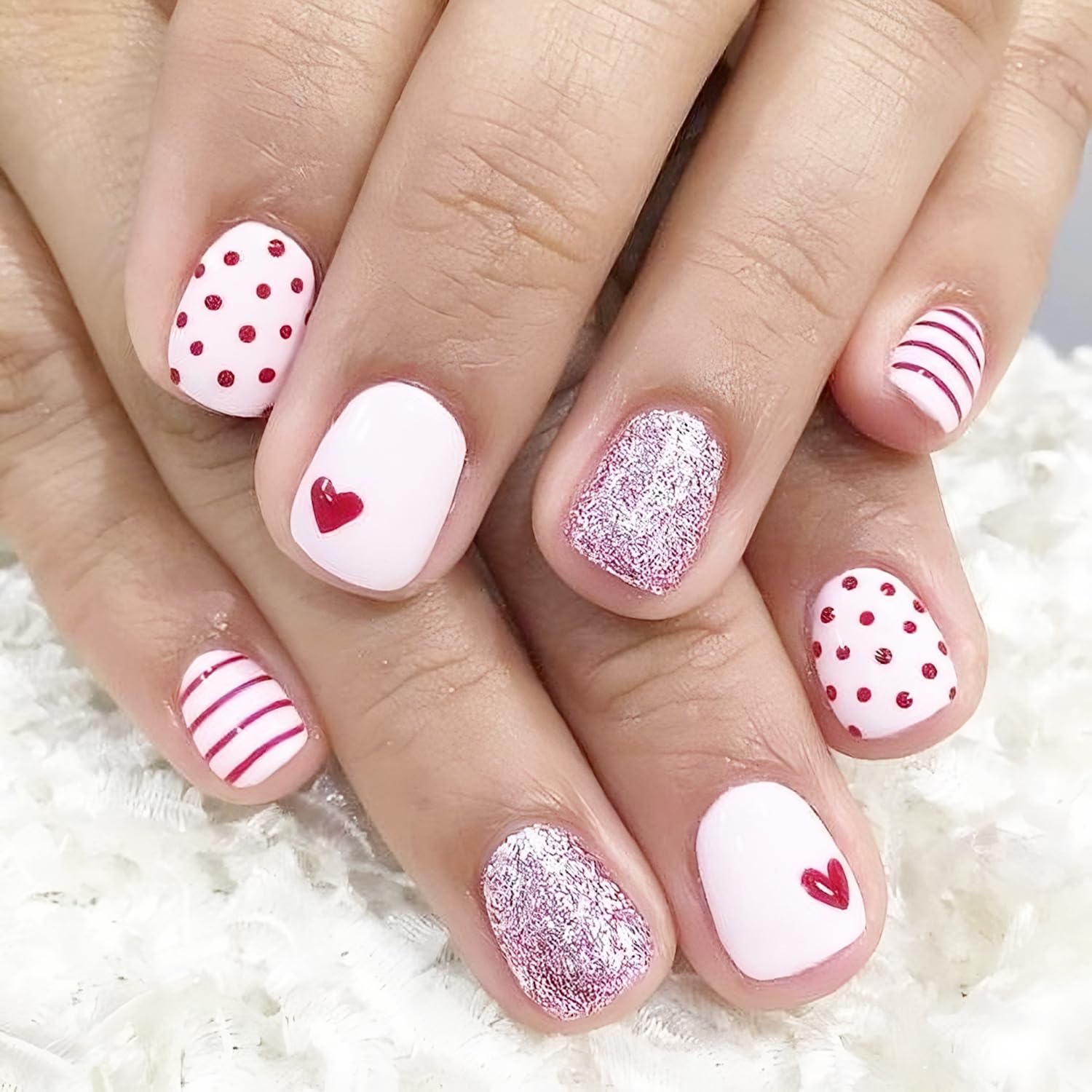 Sutaozhi Valentines nails with glitter heart design for romantic at-home manicure