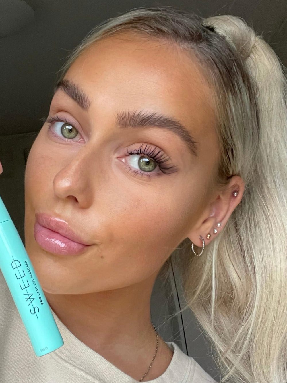 SWEED Lash Lift Mascara tube front with sleek packaging and vegan claim.