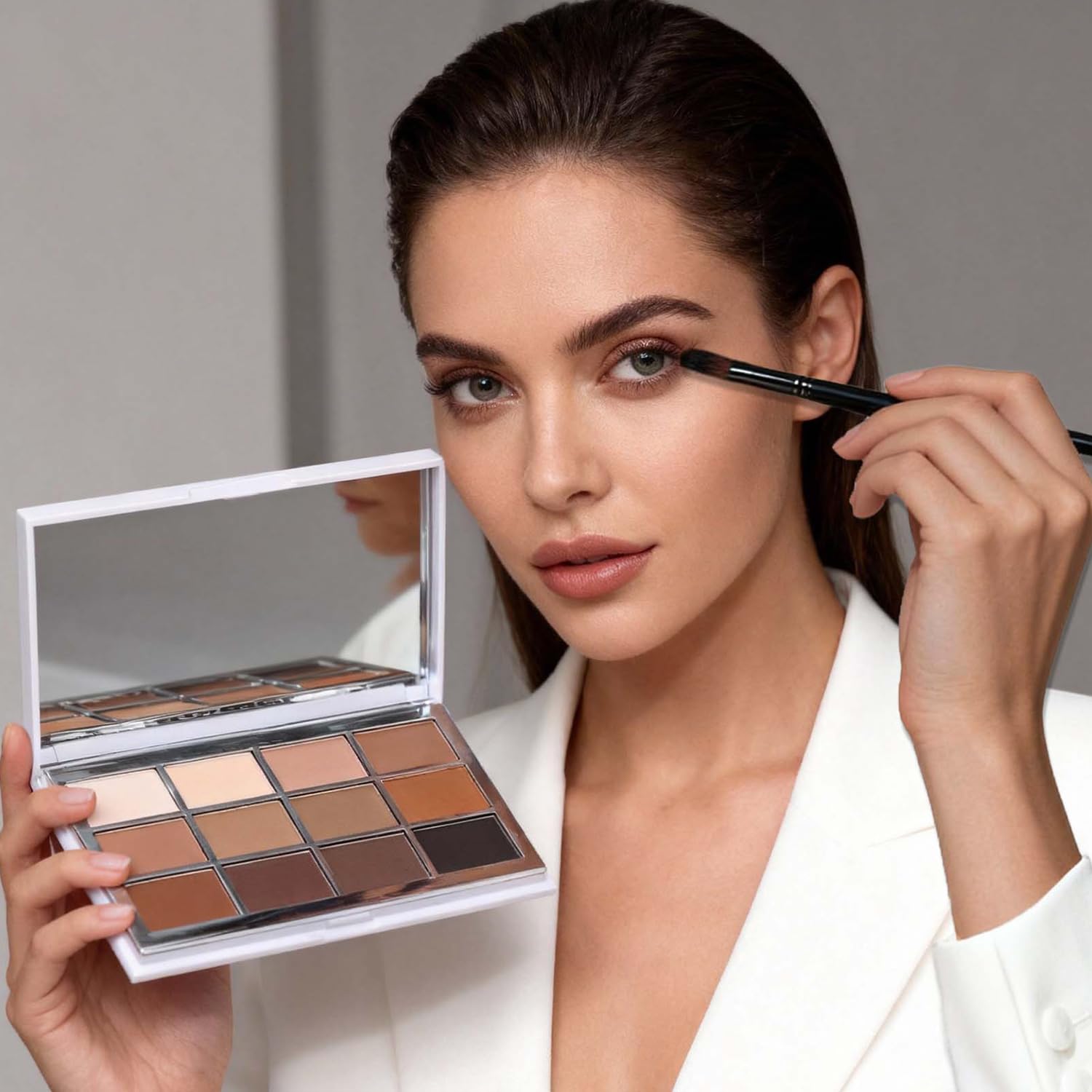 SZDYM Chameleon Eyeshadow Palette vegan and cruelty-free makeup choice.