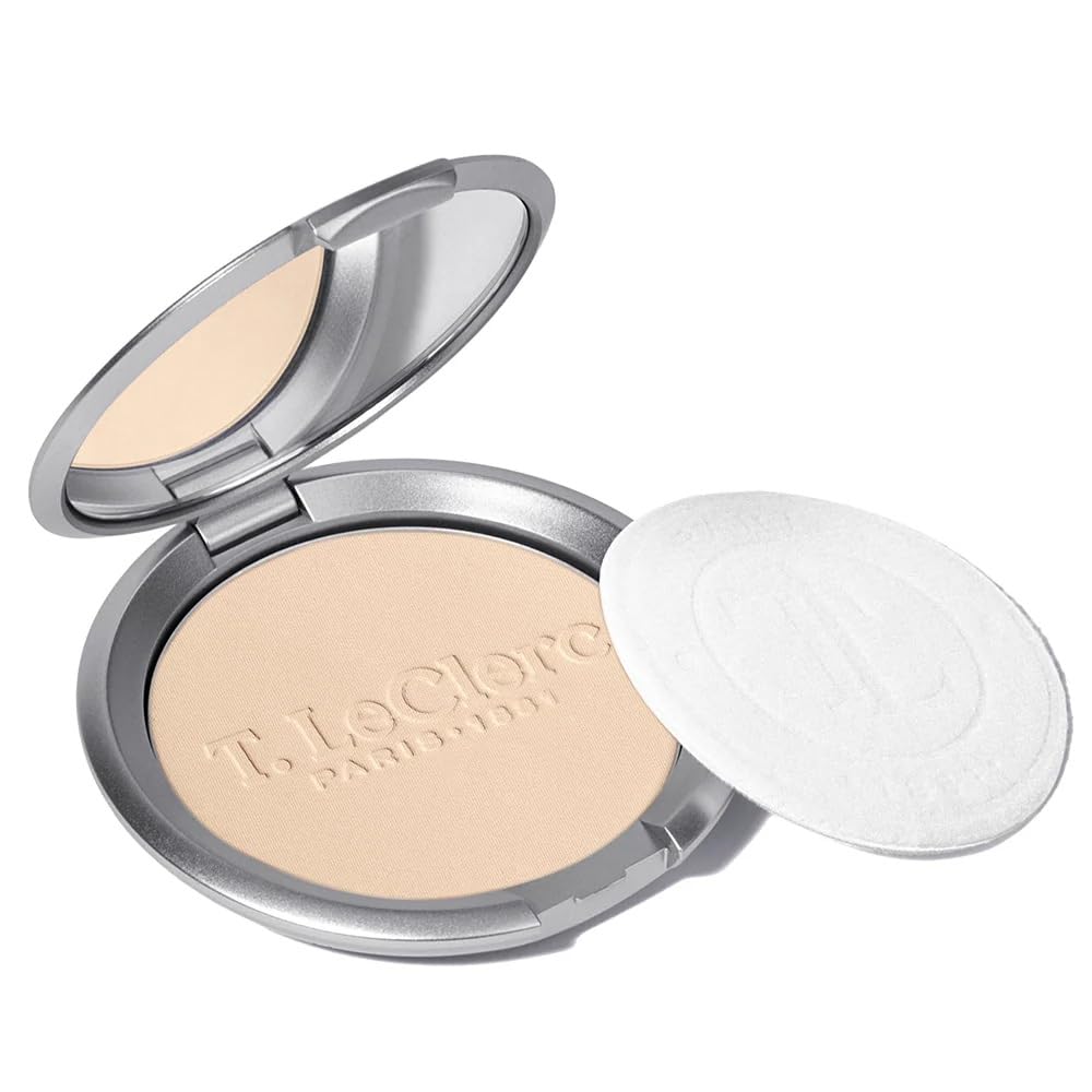 T. LeClerc Rice Compact Powder application swatch reveals smooth texture and natural coverage.