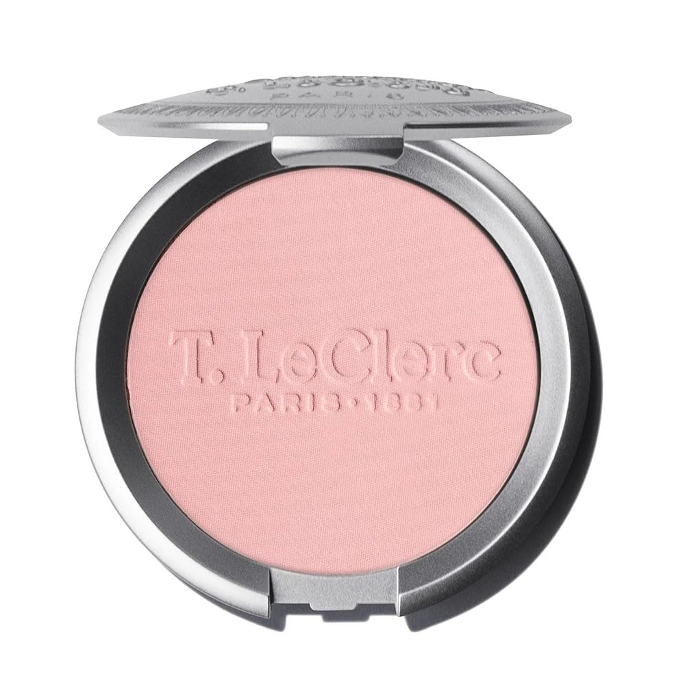 T. LeClerc Rice Compact Powder in the compact case delivers a natural matte finish.