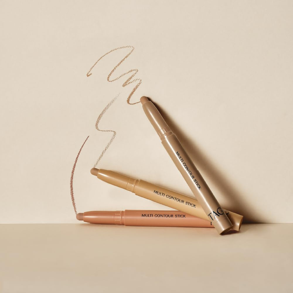 TAG Multi Contour Stick defines the lip line with light shading.