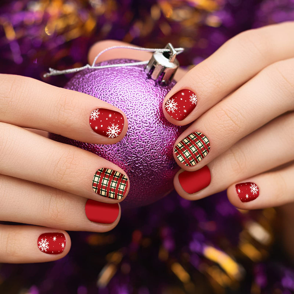 Glossy finish TailaiMei Christmas wraps for party-ready nails