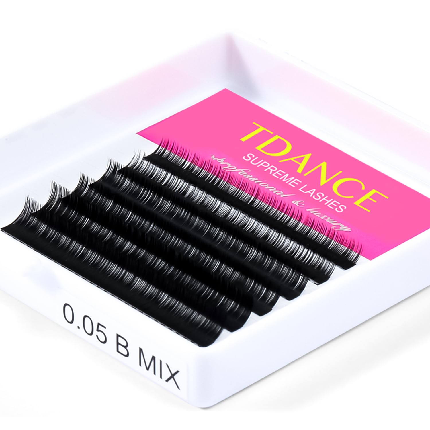 TDANCE bottom lash extension 0-05-B 5-7mm subtly opens the eyes with length.
