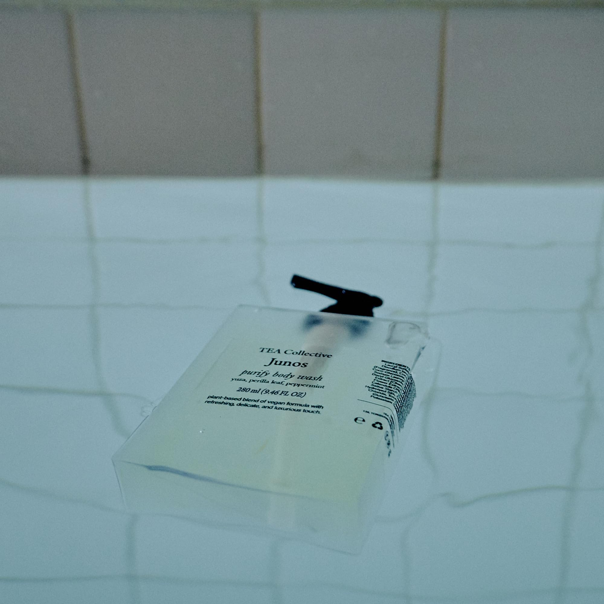 Rich lather forms while washing with Junos Purify Body Wash.