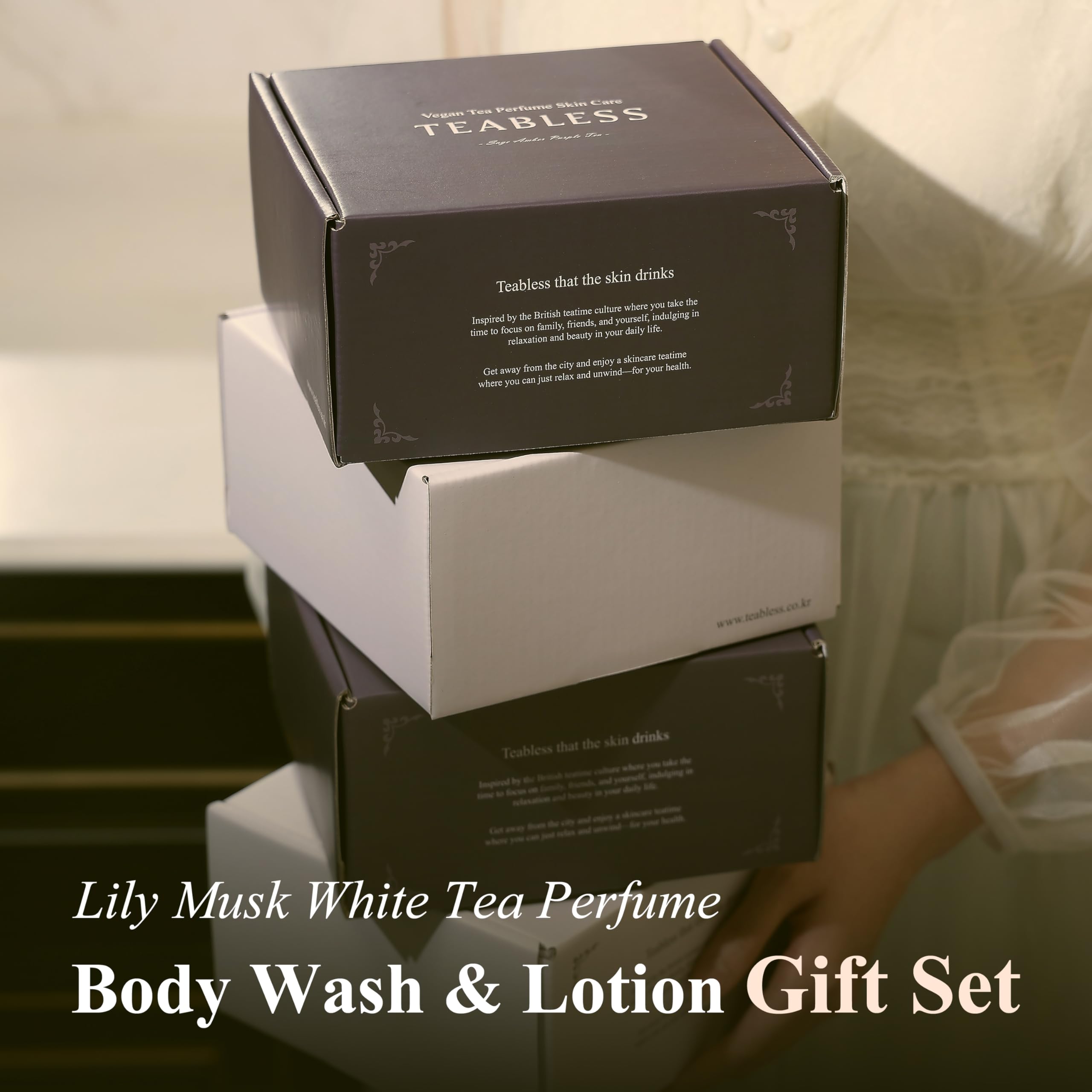 TEABLESS Fragrance close-up reveals warm musk and white tea aroma for calming moments.