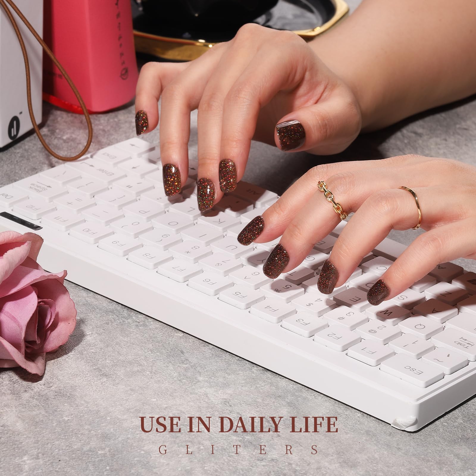 Teenitor fine and chunky glitter nails offer versatile styling options