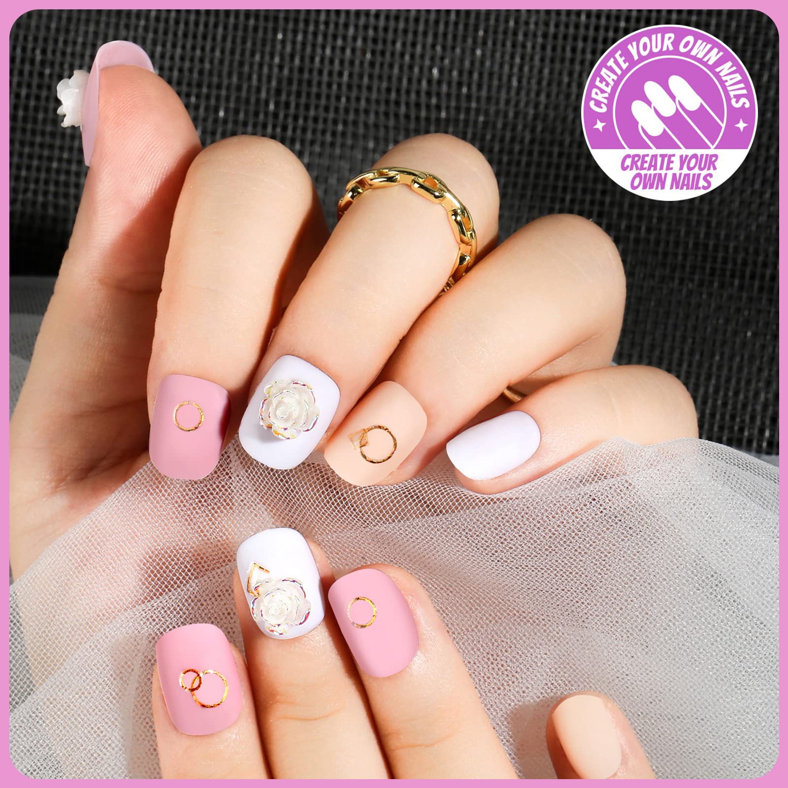 Teenitor flower charms and gold designs for decorative nail art.