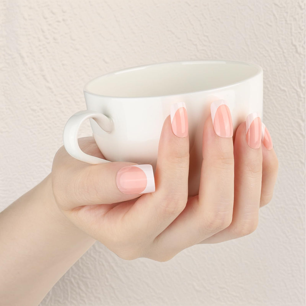 Teenitor round French nails offer classic charm and comfortable fit for week-long wear.