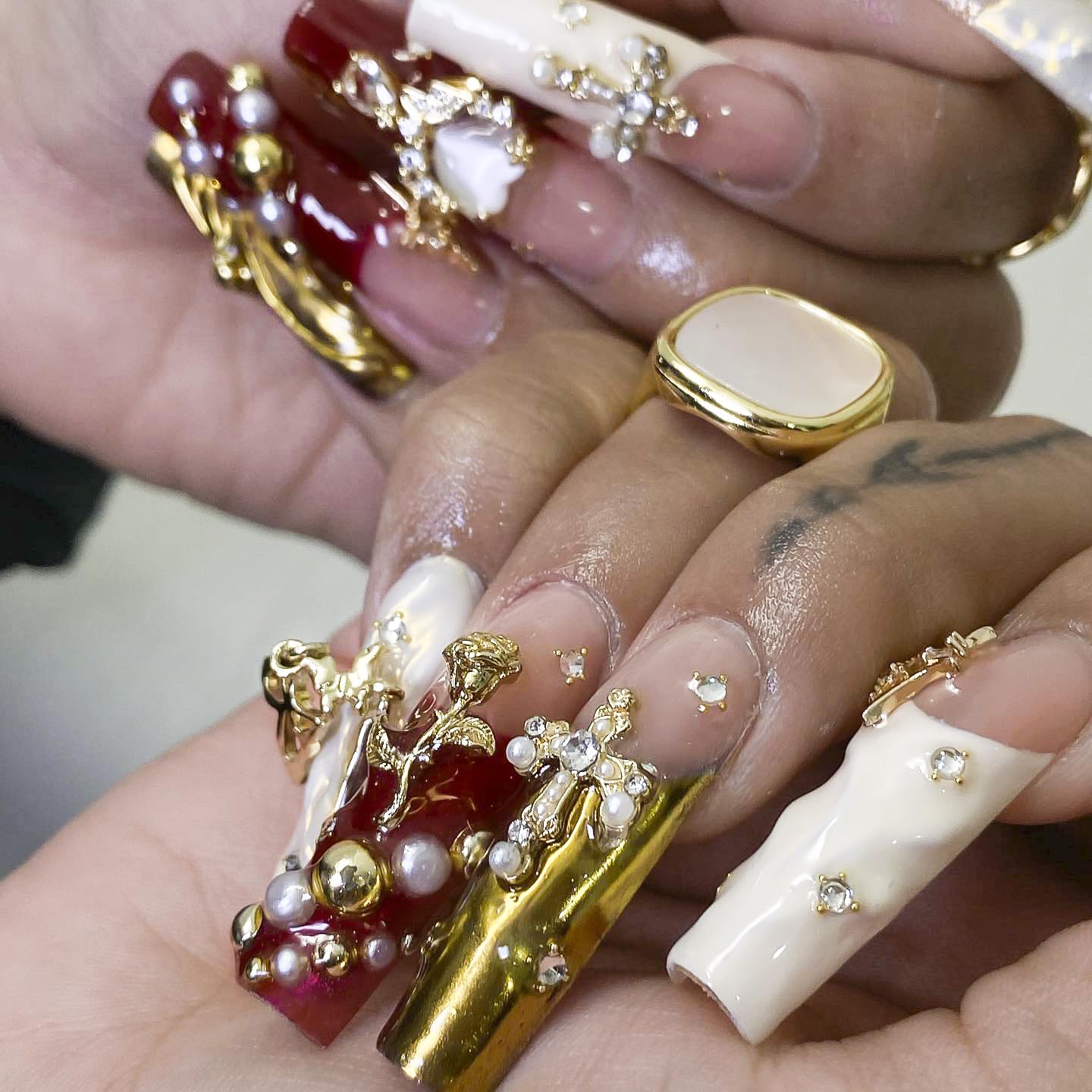 TemBelle heart charm provides playful glam for versatile nail styling.