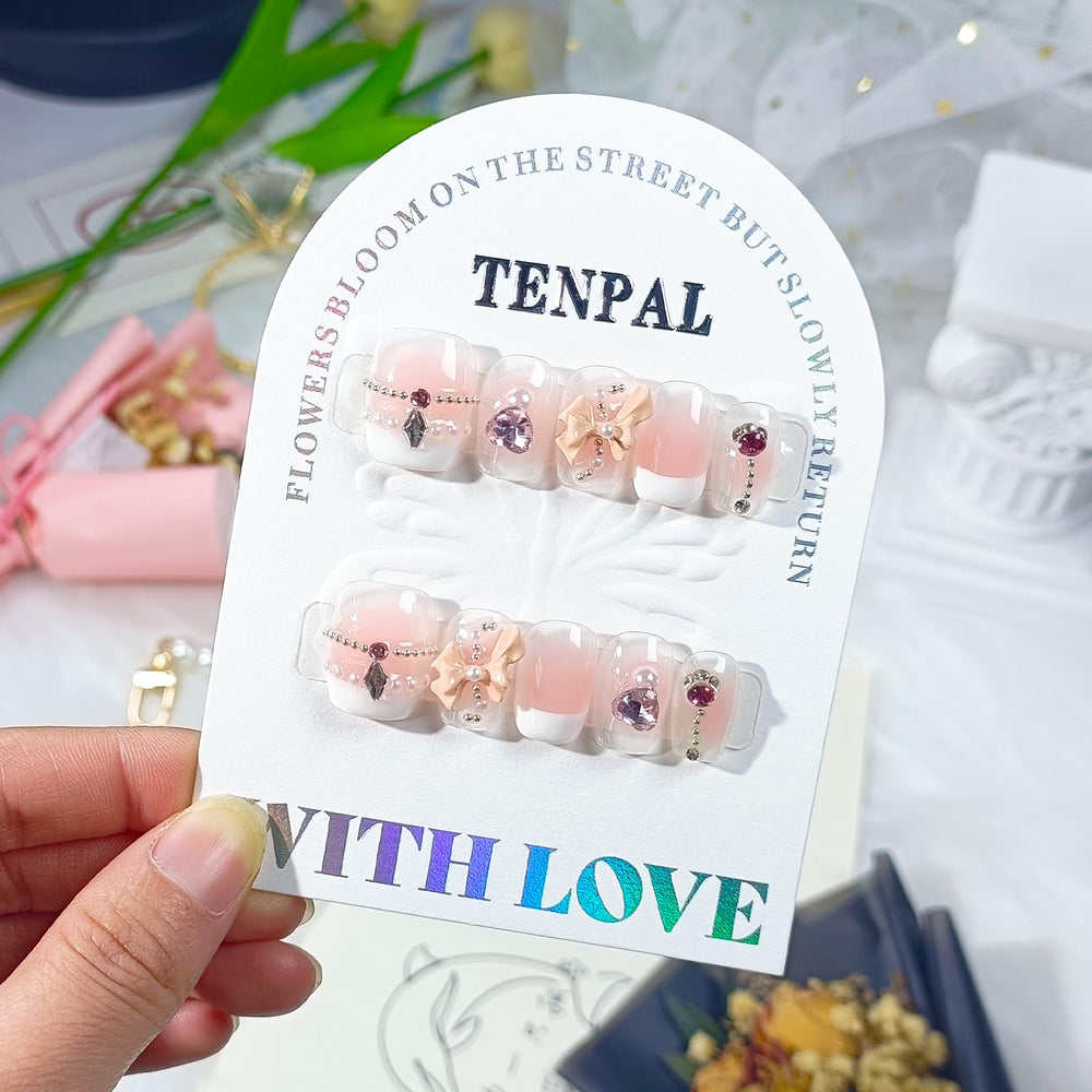TENPAL reusable box keeps nails organized for on the go styling.