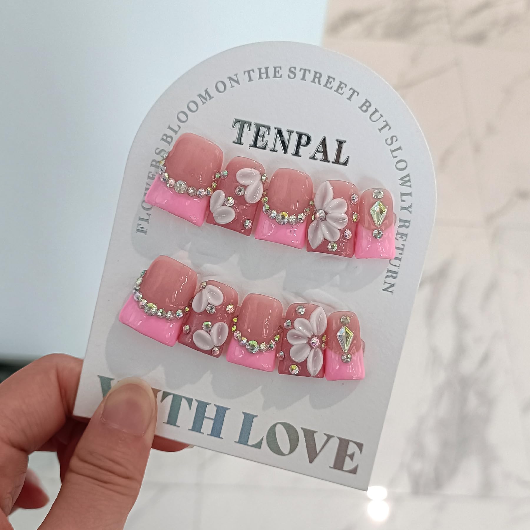 TENPAL nails deliver a salon-like gel look without UV light.