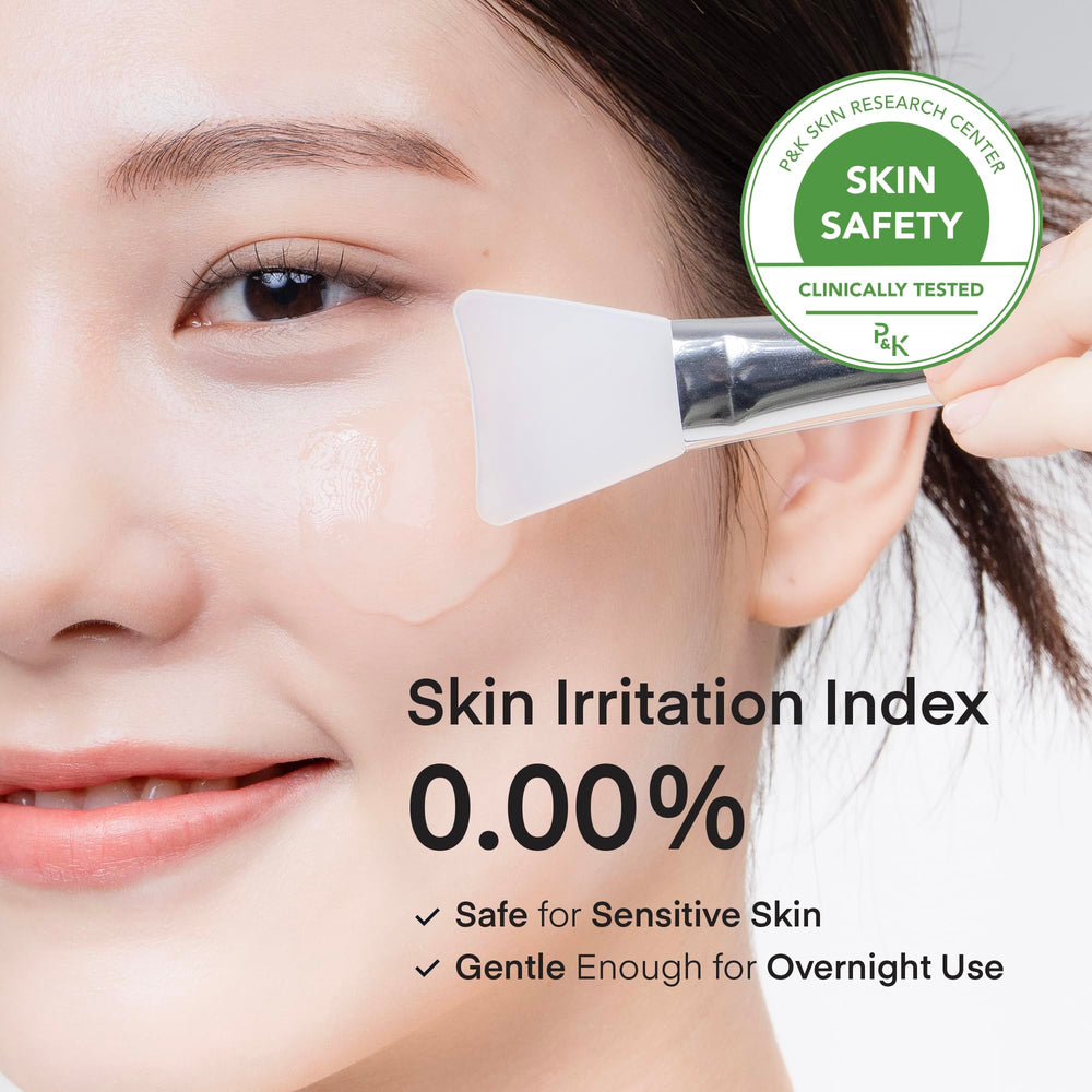 TEREZ & HONOR TremellaGlo serum texture closeup reveals smooth, moisturizing feel.
