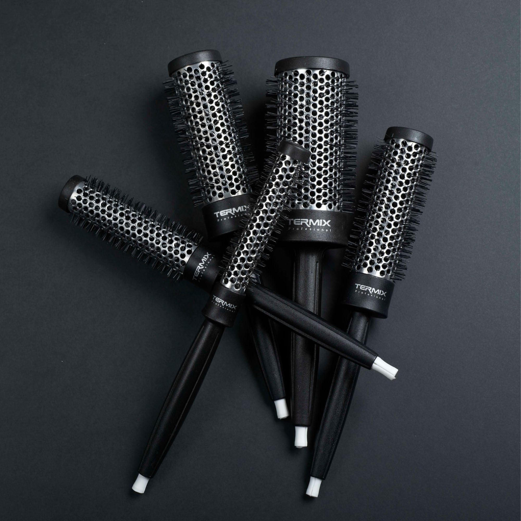 Termix Thermic Brush Kit in use, demonstrating quick, salon-ready finish