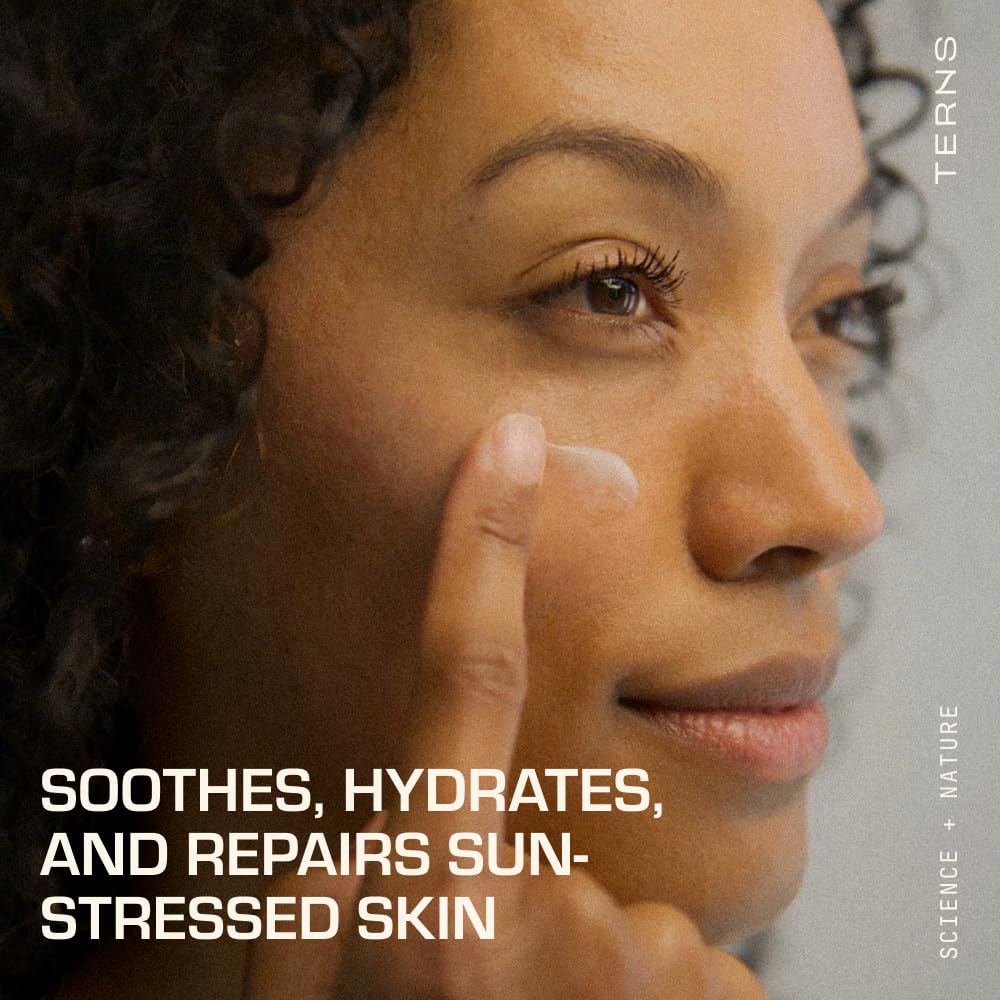 TERNS Everyday Lightweight Daily Moisturizer texture close-up shows silky, non-greasy finish.
