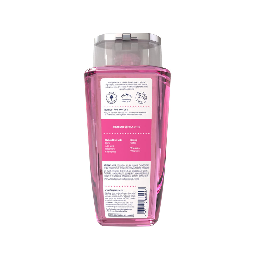 Terre De Vie frizz-control shampoo lather demonstrates gentle cleansing without sulfates
