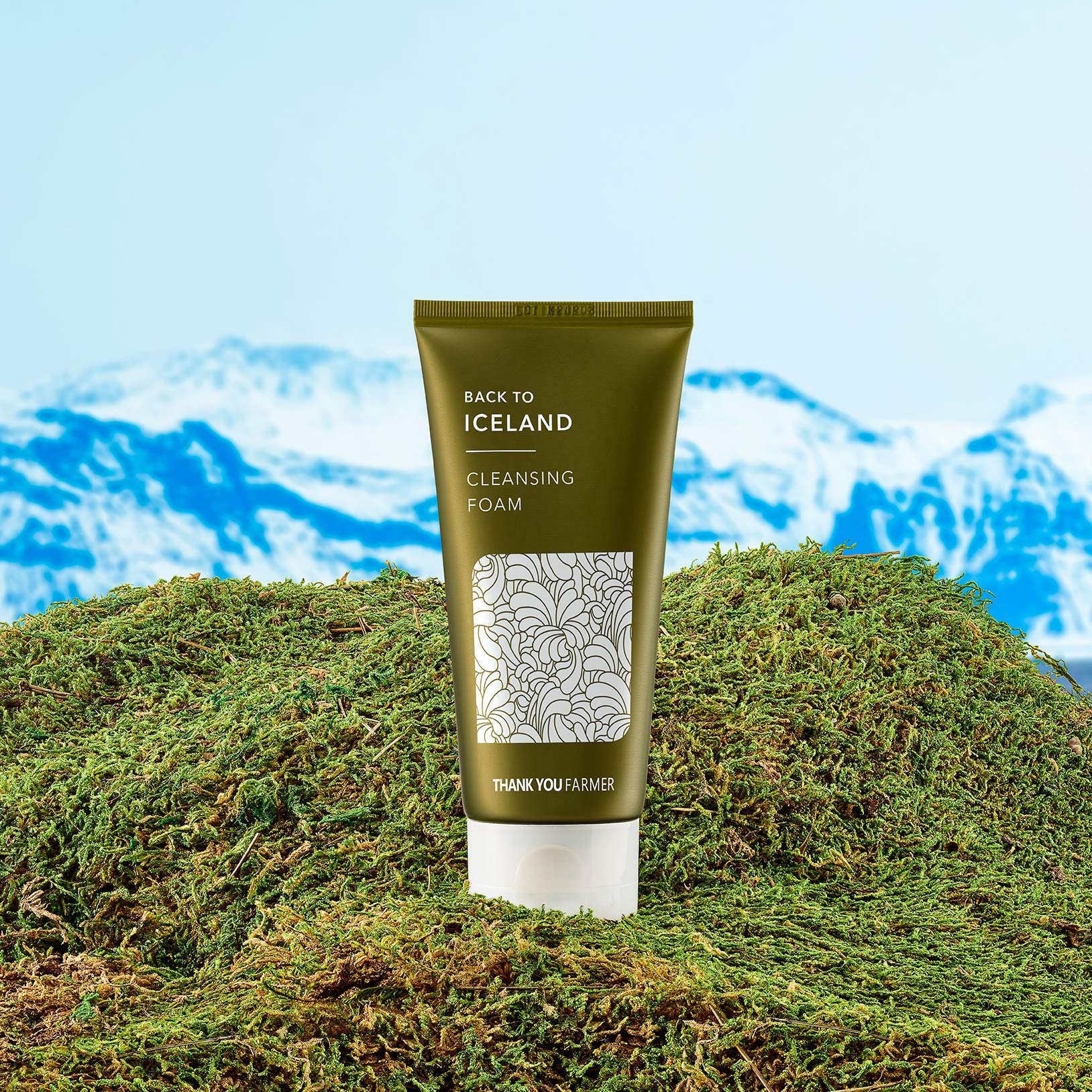THANKYOU FARMER Back To Iceland Cleansing Foam rich-lather close-up