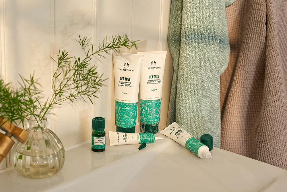 Purifie et clarifie la peau avec huile de thé du Kenya.