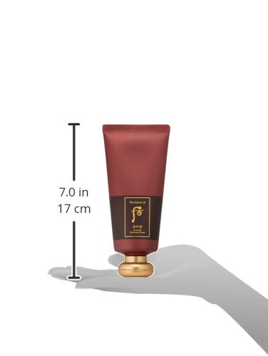 Packaging box image showing compact dimensions for travel use