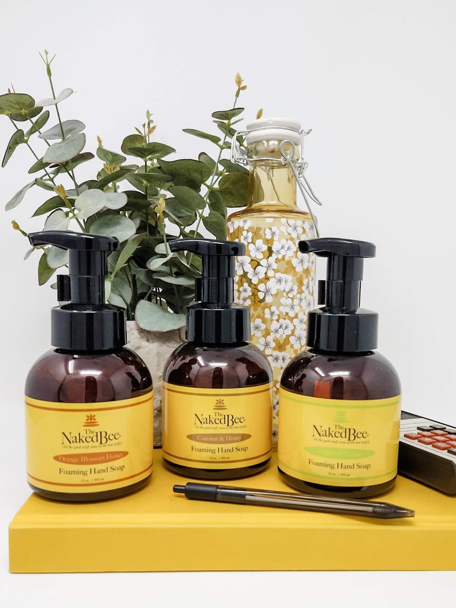 The Naked Bee Grapefruit Blossom Honey label details emphasize paraben-free, cruelty-free ethics.