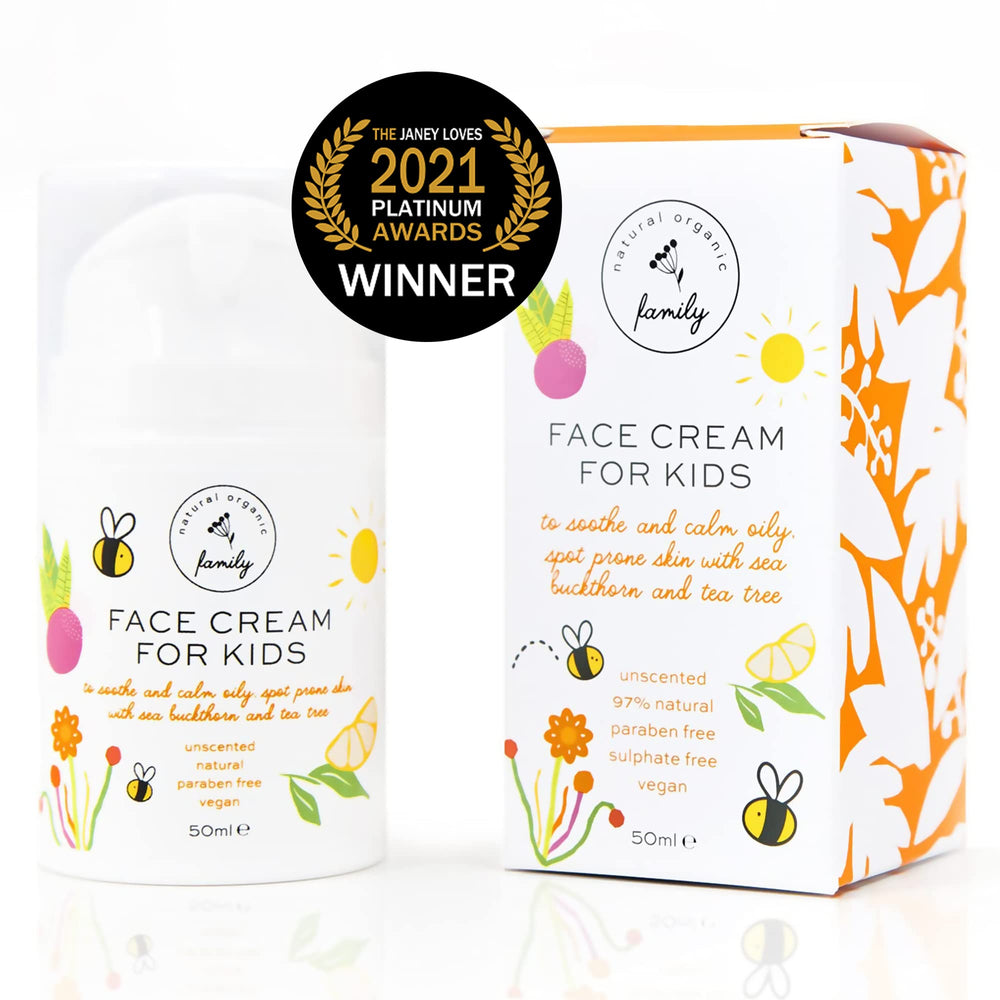 The Natural and Organic Family tea-tree-oil-blend demonstrates hygienic blemish support.