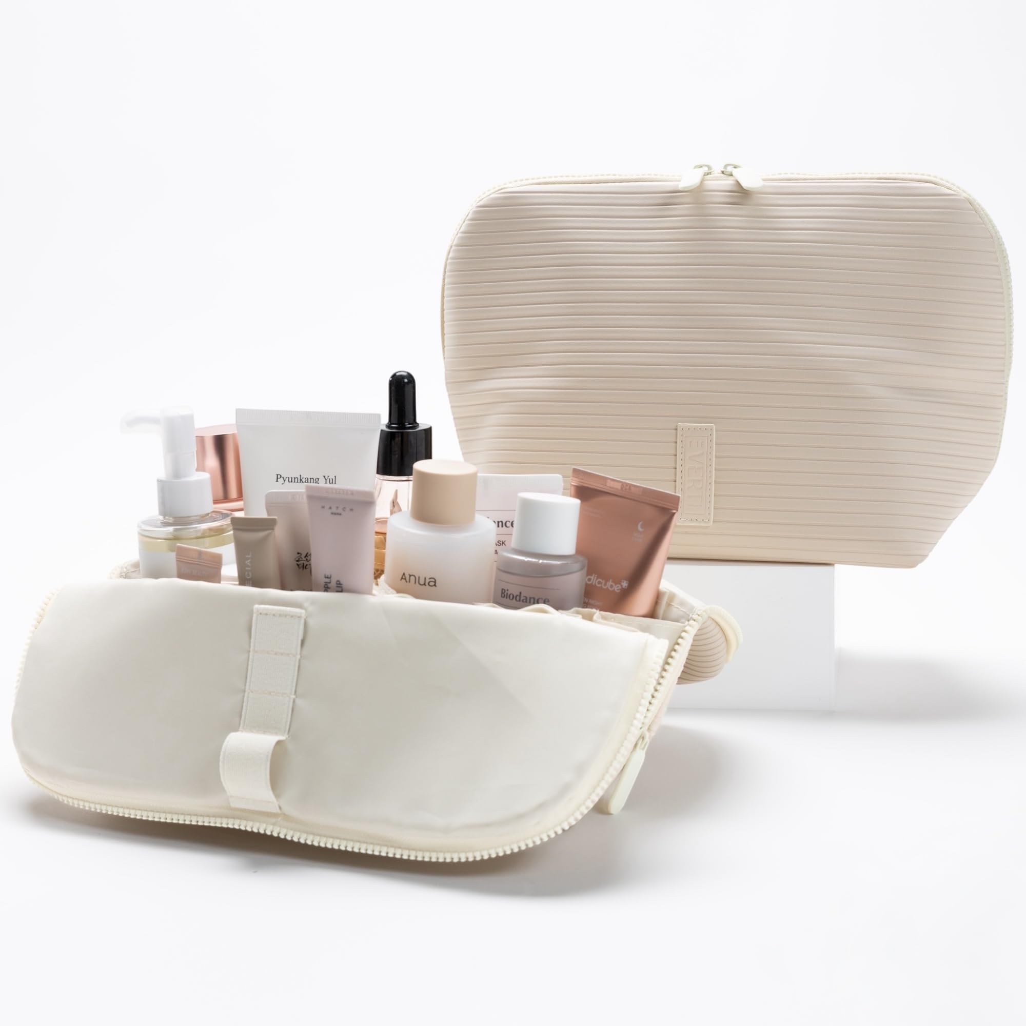 The Verti fold-down design displayed for fast touch-ups during travel.