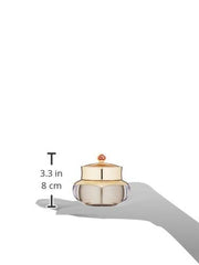 The History of Whoo Cheongidan Hwahyun Cream application swatch demonstrates smooth adhesive finish.