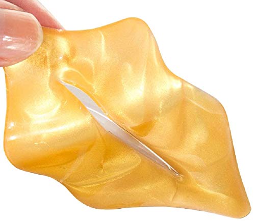 Applying Theshiry collagen crystal mask for a 15-20 minute routine