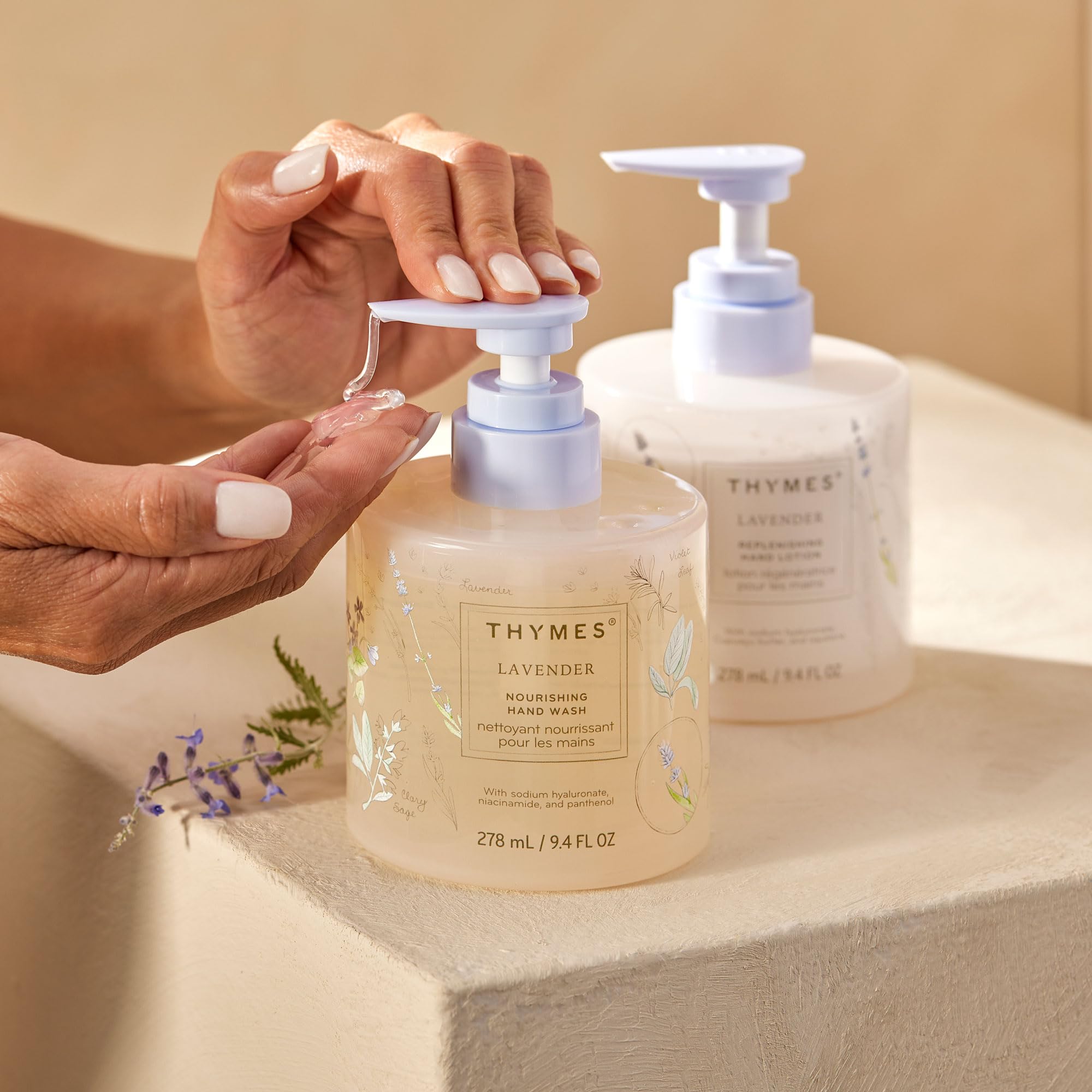 Ingredients close-up featuring niacinamide and hyaluronic acid.